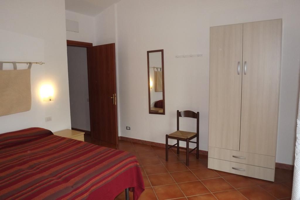 Yellon House Appartement Santa Maria Navarrese Buitenkant foto